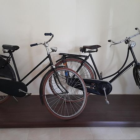 Lojejer Ambulu Hotel מראה חיצוני תמונה