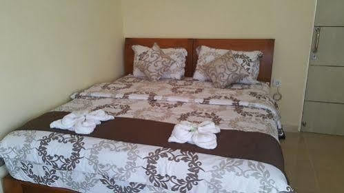 Lojejer Ambulu Hotel מראה חיצוני תמונה